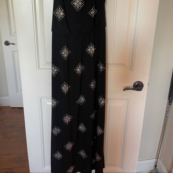 Long Razorback style dress - Picture 2 of 5